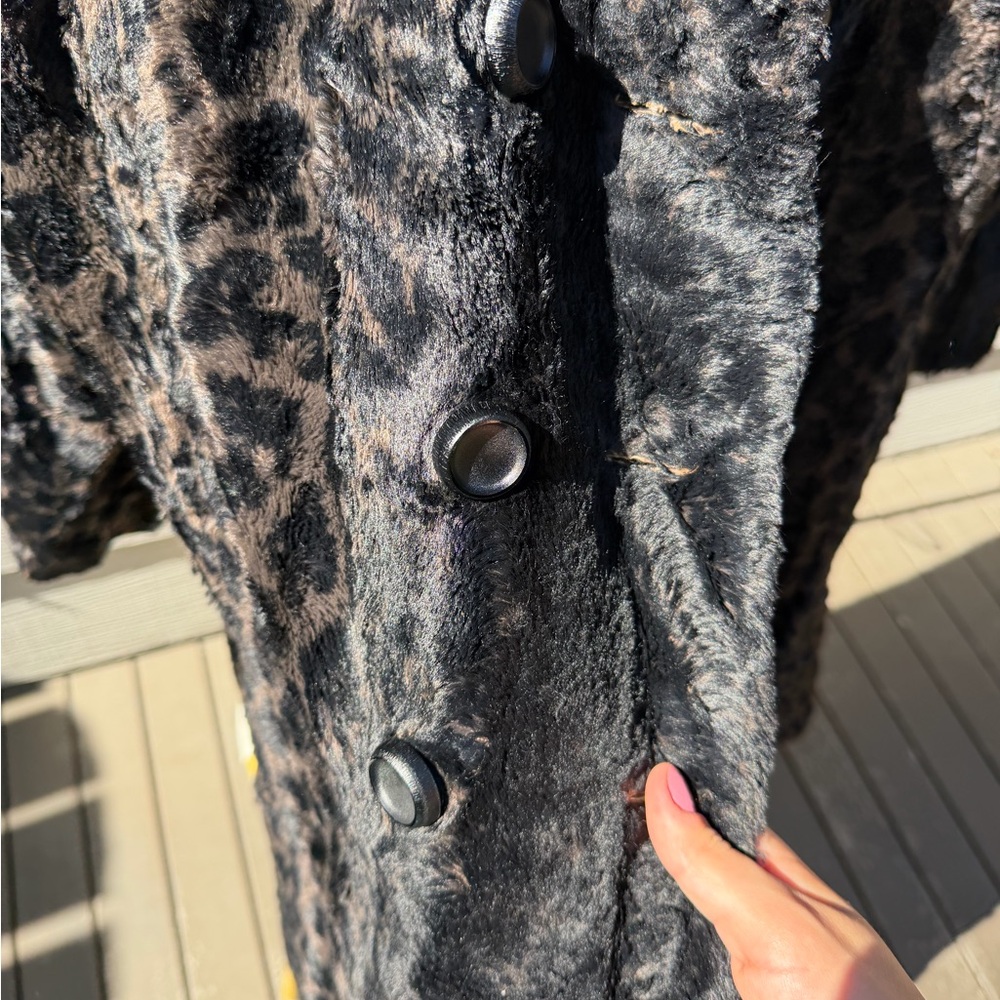 Elegant Black Leopard Print Women's Coat - Picture 7 of 12